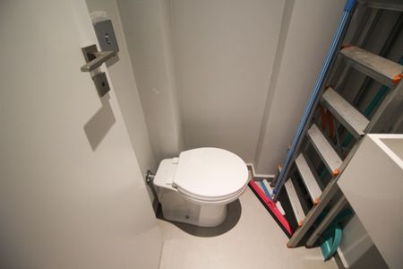 Apartamento à venda com 182m², 3 quartos e 1 vaga Apartamento à venda com 182m², 3 quartos e 1 vagaBanheiro de serviço