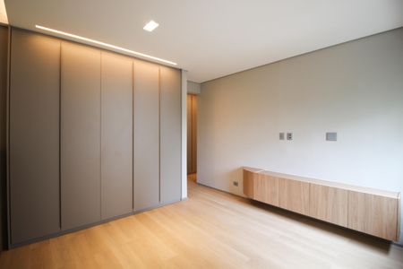 Apartamento à venda com 182m², 3 quartos e 1 vaga Apartamento à venda com 182m², 3 quartos e 1 vagaSuíte 1