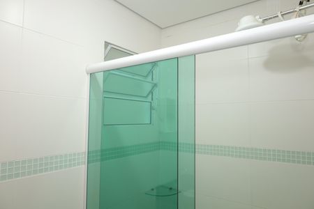 Banheiro de apartamento para alugar com 1 quarto, 30m² em Vila Campanela, São Paulo