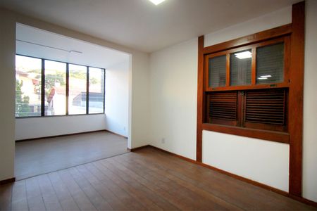 Casa para alugar com 700m², 5 quartos e 2 vagasQuarto 3