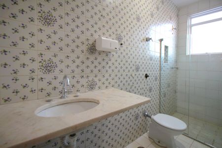 Casa para alugar com 700m², 5 quartos e 2 vagasBanheiro da Suíte 1