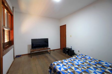 Casa para alugar com 700m², 5 quartos e 2 vagasQuarto 4