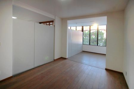 Casa para alugar com 700m², 5 quartos e 2 vagasQuarto 3