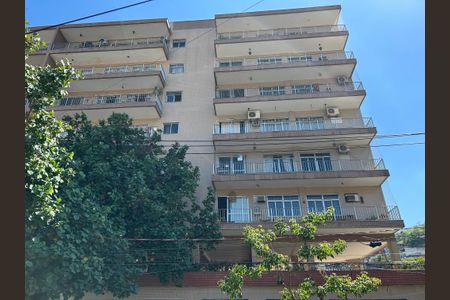 Apartamento para alugar com 79m², 2 quartos e 1 vagaFachada + plaquinha