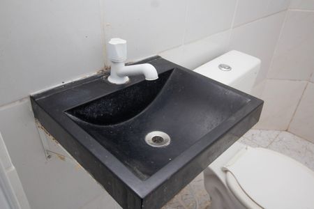 Banheiro de kitnet/studio para alugar com 1 quarto, 20m² em Jardim Paqueta (zona Norte), São Paulo