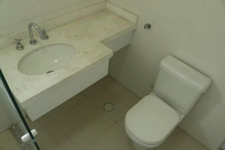 Apartamento para alugar com 163m², 3 quartos e 3 vagasBanheiro da Suíte 1