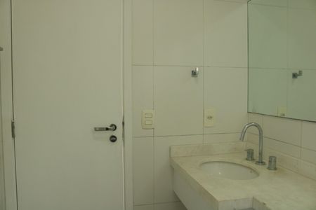 Apartamento para alugar com 163m², 3 quartos e 3 vagasBanheiro da Suíte 2