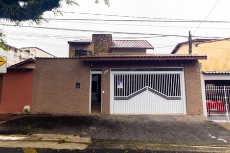 Casa para alugar com 300m², 4 quartos e 2 vagasFachada