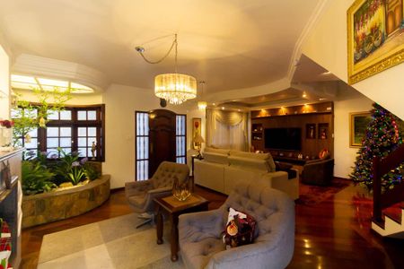 Casa para alugar com 300m², 4 quartos e 2 vagasSala