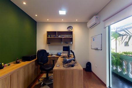 Casa para alugar com 300m², 4 quartos e 2 vagasEscritório