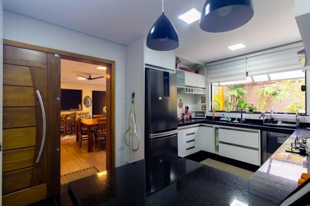 Casa para alugar com 300m², 4 quartos e 2 vagasCozinha