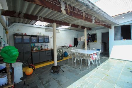 Casa à venda com 100m², 3 quartos e 2 vagas