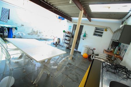 Casa à venda com 100m², 3 quartos e 2 vagas