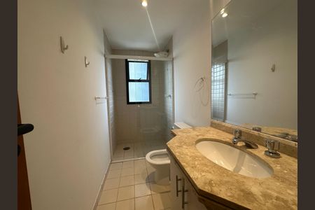 Apartamento para alugar com 211m², 4 quartos e 2 vagasBanheiro Corredor