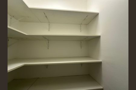 Apartamento para alugar com 211m², 4 quartos e 2 vagasDespensa