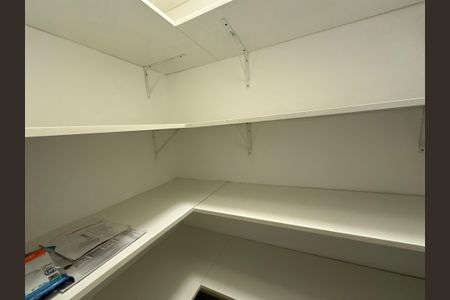 Apartamento para alugar com 211m², 4 quartos e 2 vagasDespensa