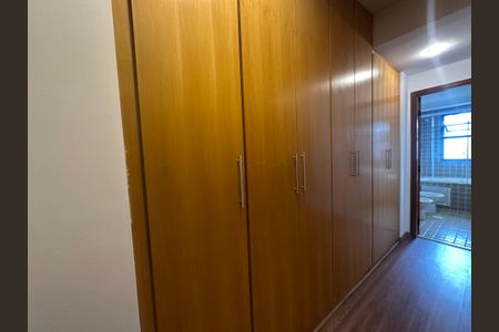 Apartamento para alugar com 211m², 4 quartos e 2 vagasCloset da suíte 2