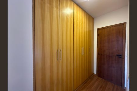 Apartamento para alugar com 211m², 4 quartos e 2 vagasCloset da suíte