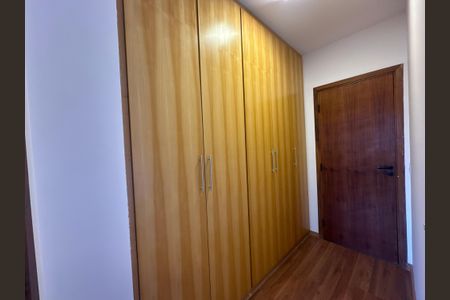Apartamento para alugar com 211m², 4 quartos e 2 vagasCloset da suíte
