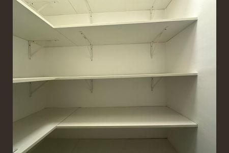 Apartamento para alugar com 211m², 4 quartos e 2 vagasDespensa