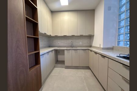Apartamento para alugar com 211m², 4 quartos e 2 vagasCozinha