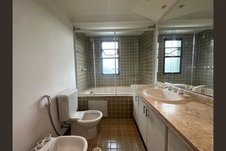 Apartamento para alugar com 211m², 4 quartos e 2 vagasBanheiro da Suíte 2