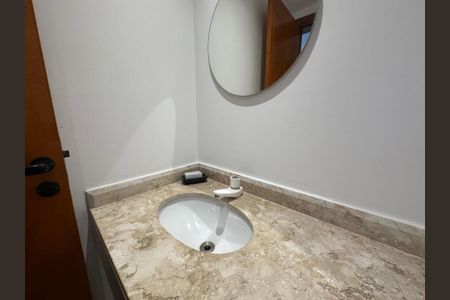 Apartamento para alugar com 211m², 4 quartos e 2 vagasLavabo