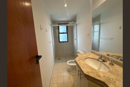 Apartamento para alugar com 211m², 4 quartos e 2 vagasBanheiro Corredor