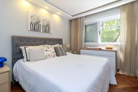 Apartamento à venda com 226m², 3 quartos e 3 vagasSuíte 2