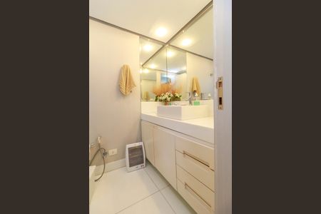 Apartamento à venda com 226m², 3 quartos e 3 vagasSuíte - Banheiro