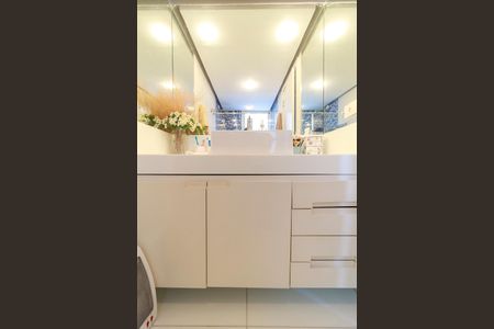 Apartamento à venda com 226m², 3 quartos e 3 vagasSuíte - Banheiro