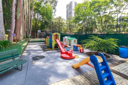 Apartamento à venda com 226m², 3 quartos e 3 vagasPlayground