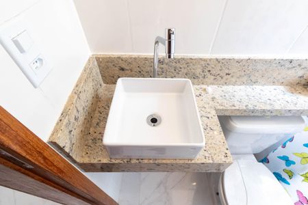 Casa de condomínio para alugar com 75m², 2 quartos e 2 vagas Casa de condomínio para alugar com 75m², 2 quartos e 2 vagasBanheiro