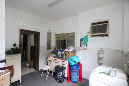 Casa à venda com 325m², 5 quartos e 2 vagasQuintal e Área de Serviço