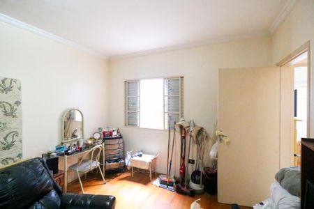 Casa à venda com 325m², 5 quartos e 2 vagasQuarto 2