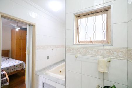 Casa à venda com 325m², 5 quartos e 2 vagasBanheiro da Suíte