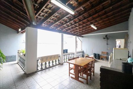 Casa à venda com 325m², 5 quartos e 2 vagasChurrasqueira