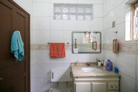 Casa à venda com 325m², 5 quartos e 2 vagasBanheiro Social 2