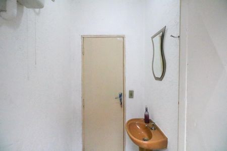 Casa à venda com 325m², 5 quartos e 2 vagasBanheiro da Área da Churrasqueira