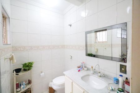 Casa à venda com 325m², 5 quartos e 2 vagasBanheiro da Suíte