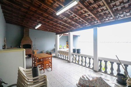 Casa à venda com 325m², 5 quartos e 2 vagasChurrasqueira