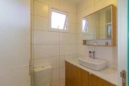 Banheiro de apartamento para alugar com 2 quartos, 54m² em Fátima, Canoas