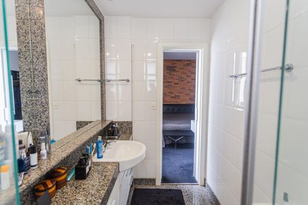 Apartamento à venda com 155m², 4 quartos e 3 vagasBanheiro da Suíte