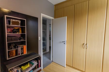 Apartamento à venda com 155m², 4 quartos e 3 vagasQuarto 2
