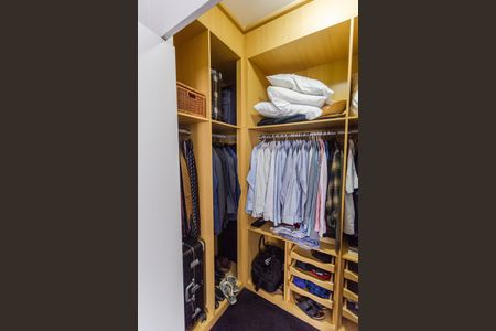 Apartamento à venda com 155m², 4 quartos e 3 vagasCloset da Suíte