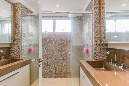 Apartamento à venda com 136m², 3 quartos e 2 vagas Apartamento à venda com 136m², 3 quartos e 2 vagasBanheiro da Suíte 3