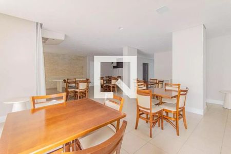 Apartamento à venda com 136m², 3 quartos e 2 vagas Apartamento à venda com 136m², 3 quartos e 2 vagasÁrea comum - Salão de festas