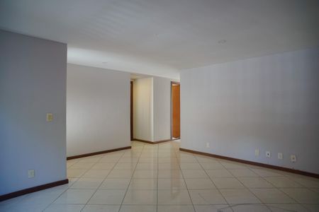 Sala de casa à venda com 4 quartos, 350m² em Maravista, Niterói