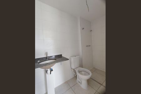 Banheiro da Suíte de apartamento para alugar com 2 quartos, 48m² em Barra da Tijuca, Rio de Janeiro