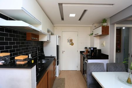 cozinha de apartamento para alugar com 2 quartos, 32m² em Parque Munhoz, São Paulo